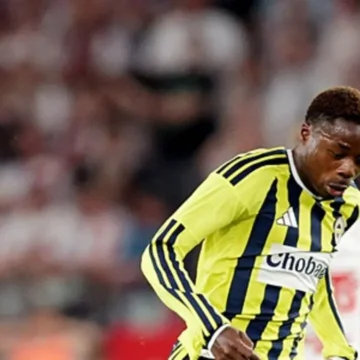 Fenerbahçe, Musaba’nın Norwich City’ye kiralandığını resmen açıkladı Fenerbahçeli futbolcu stadyum koridorunda yürürken