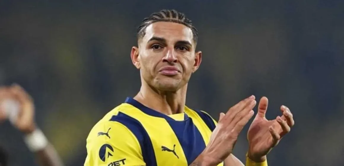 Fenerbahçe’ye Diego Carlos için kiralama teklifi: Parma devrede Fenerbahçe'nin Brezilyalı stoperi Diego Carlos, Parma'nın kiralama teklifi sonrası gündemde