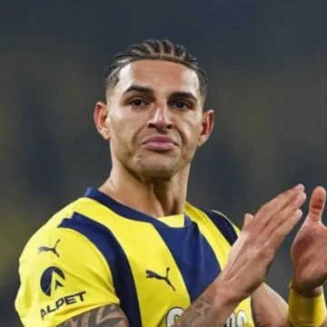 Fenerbahçe’ye Diego Carlos için kiralama teklifi: Parma devrede Fenerbahçe'nin Brezilyalı stoperi Diego Carlos, Parma'nın kiralama teklifi sonrası gündemde