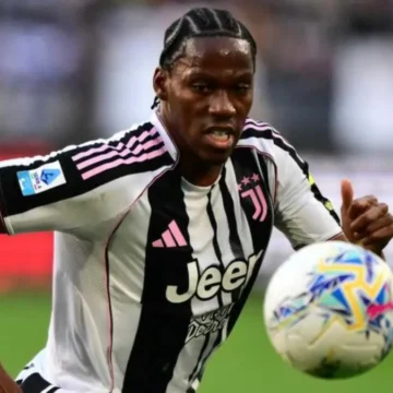 Galatasaray’ın transfer gündeminde Jonathan David iddiası Juventus formasıyla sahada top süren Kanadalı forvet Jonathan David