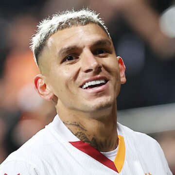 Galatasaray’da Torreira gelişmesi: Fiorentina ile prensipte anlaştı Lucas Torreira bir maçta orta saha mücadelesinde